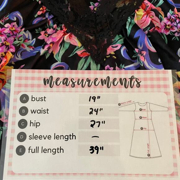 VTG Vanity Fair Floral Nylon Nightgown M Black Pink Lace Trim Made in USA‎ - Picture 15 of 15